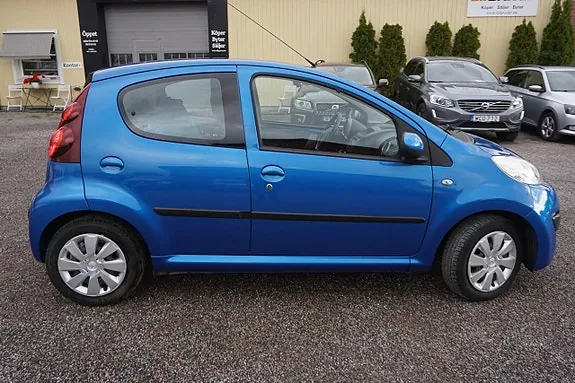 Peugeot 107 2012 photo 2