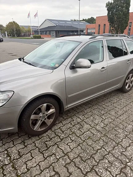 Skoda Octavia 2011 photo 5