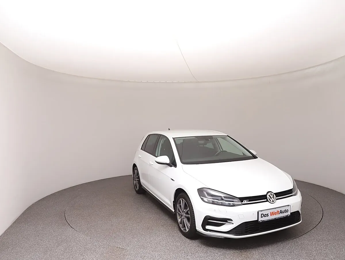 Volkswagen Golf 2021 photo 2