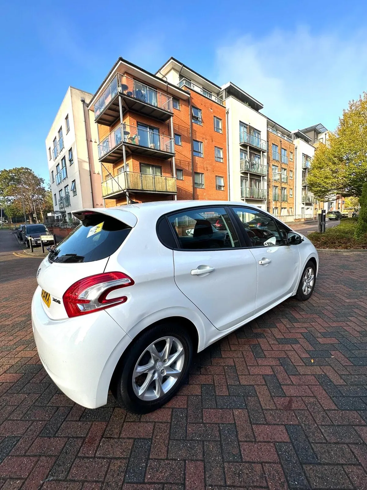 Peugeot 208 2013 photo 3