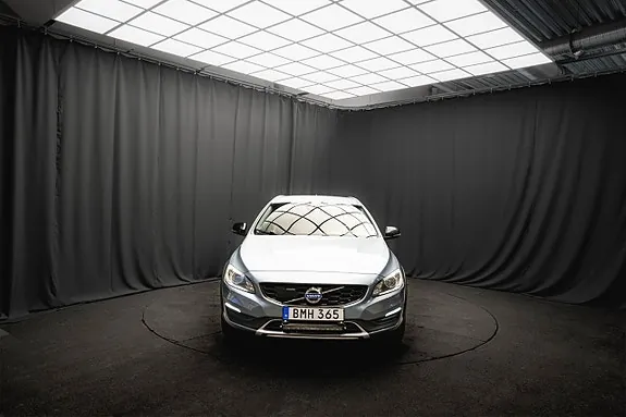 Volvo V60 Cross Country 2017 photo 3