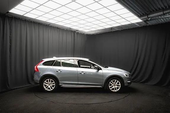 Volvo V60 Cross Country 2017 photo 5