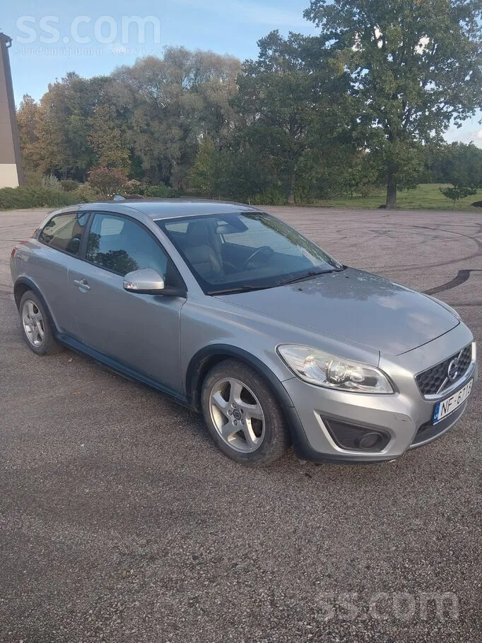 Volvo C30 2011 photo 2