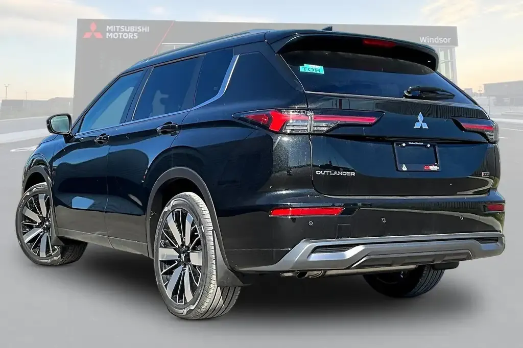 Mitsubishi Outlander 2026 photo 3