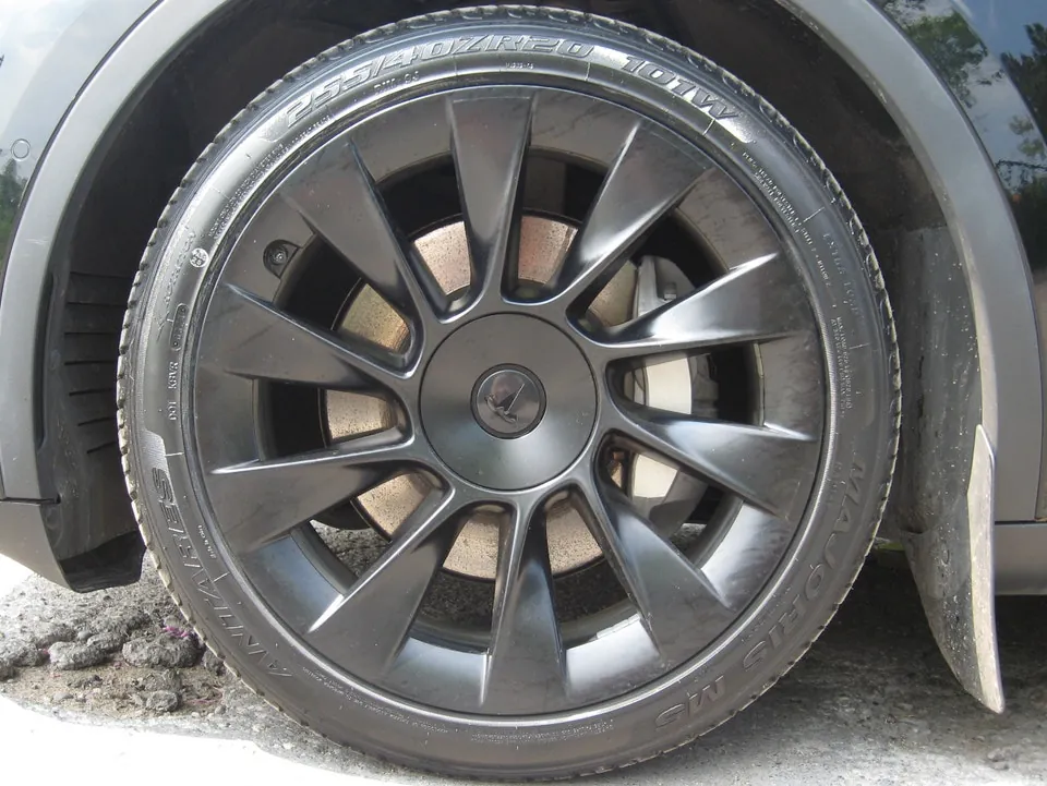 Tesla Model Y 2022 photo 2