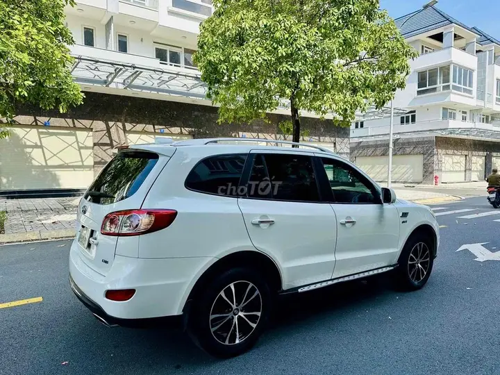 Hyundai Santa Fe 2010 photo 4