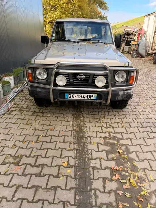Nissan Patrol 1995 photo 2