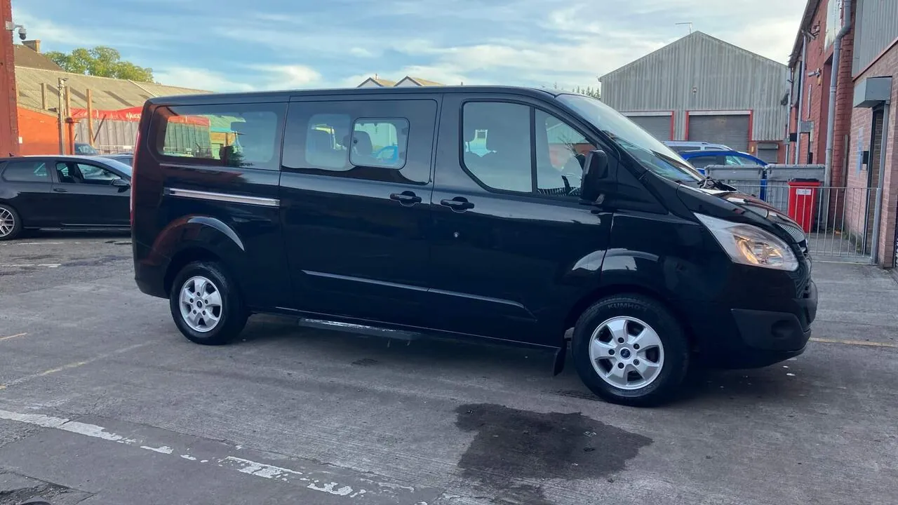 Ford Tourneo Custom 2017 photo 2