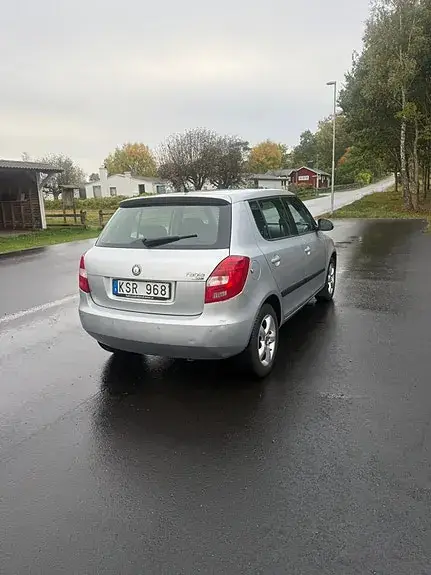 Skoda Fabia 2011 photo 4