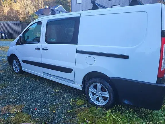 Peugeot Expert 2011 photo 2