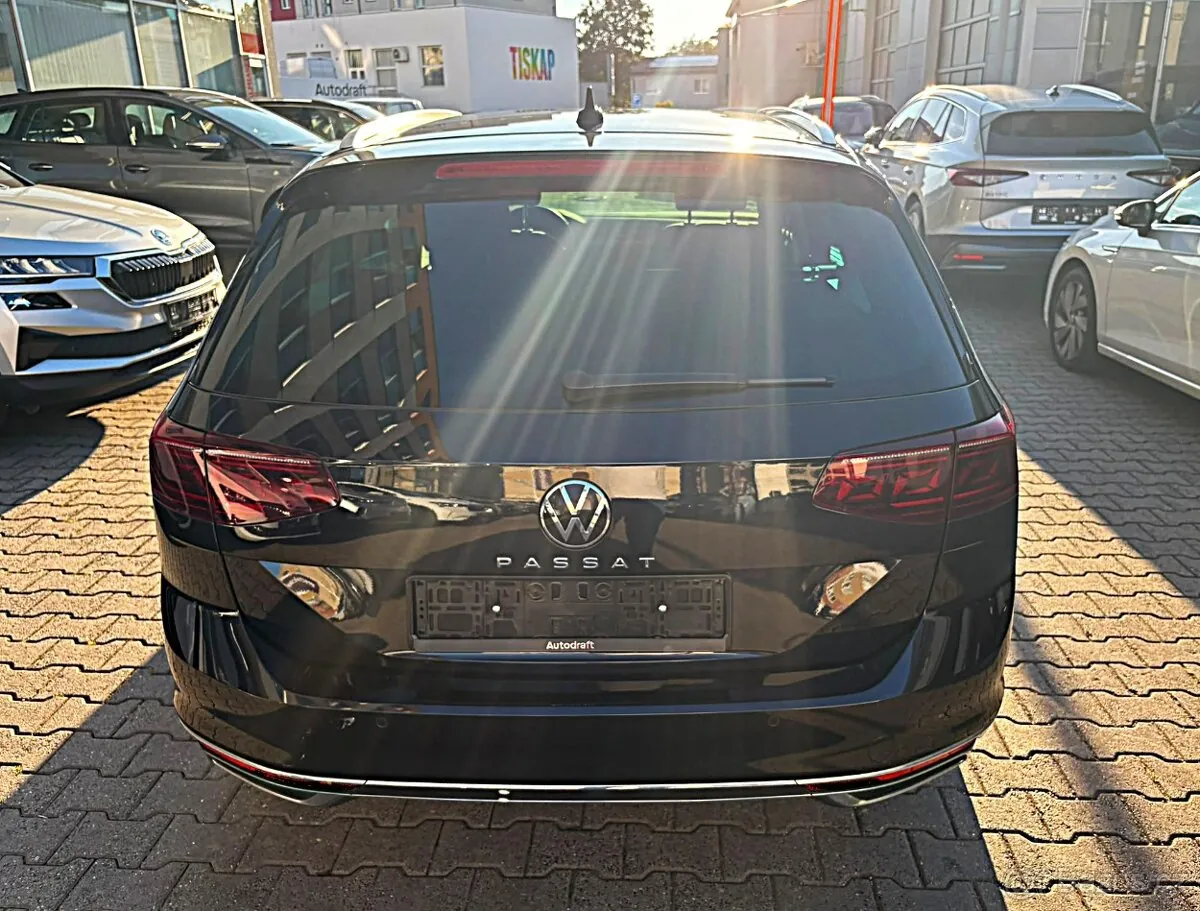 Volkswagen Passat 2023 photo 5