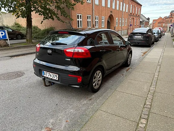 Kia Rio 2015 photo 3