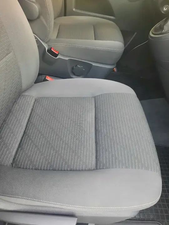 Volkswagen Multivan 2013 photo 2