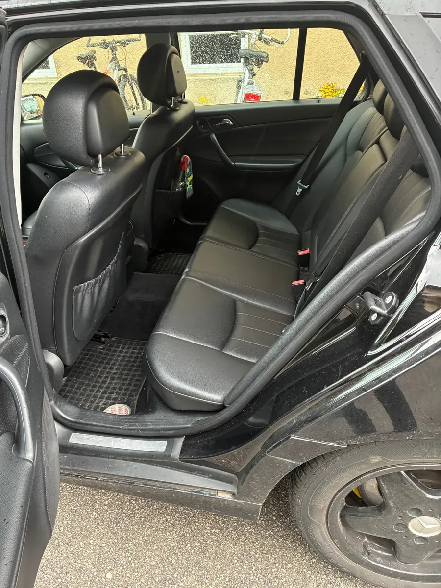 Mercedes-Benz C-Class 2008 photo 2
