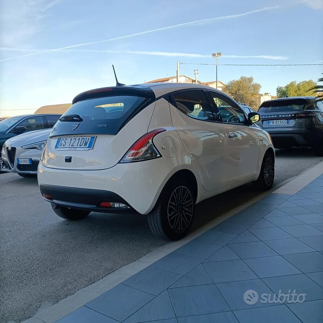 Lancia Ypsilon 2023 photo 3