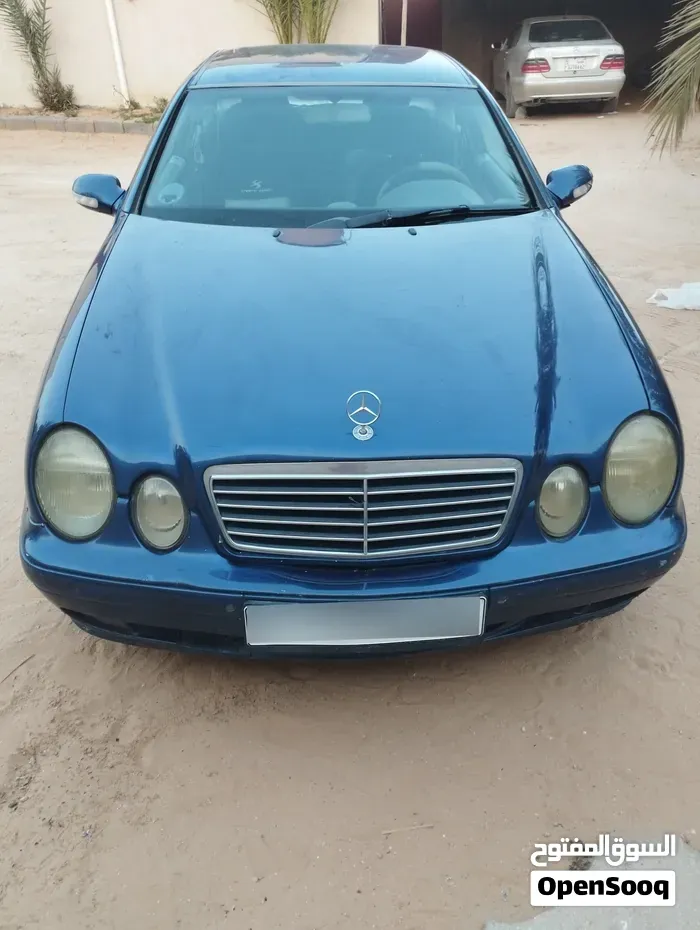 Mercedes-Benz Clk-Class 2001 photo 2