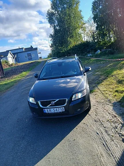 Volvo V50 2010 photo 2