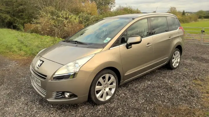 Peugeot 5008 2013 photo 3