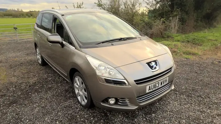 Peugeot 5008 2013 photo 2