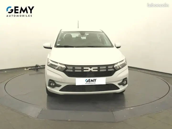 Dacia Sandero 2024 photo 2