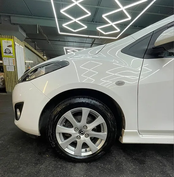 Mazda 2 2012 photo 4