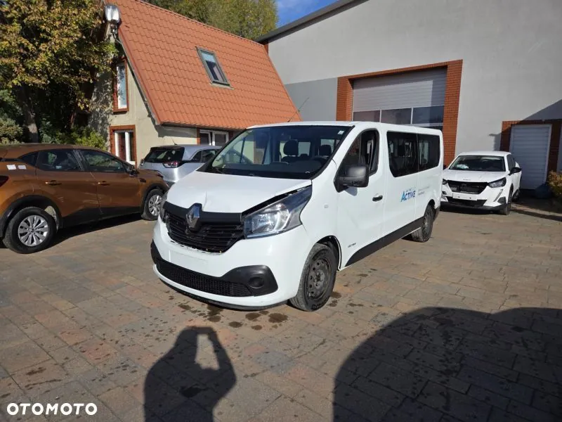 Renault Trafic 2017 photo 2