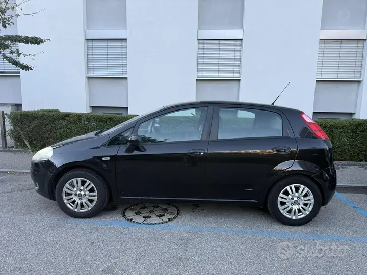 Fiat Grande Punto 2007 photo 4