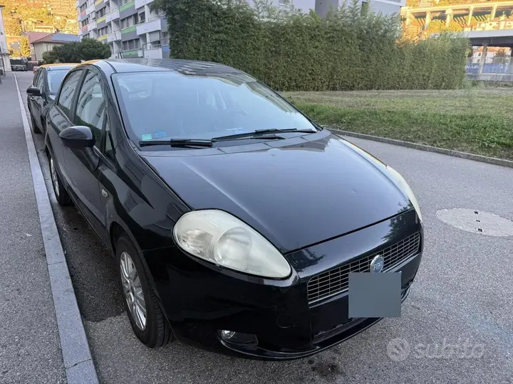 Fiat Grande Punto 2007 photo 2