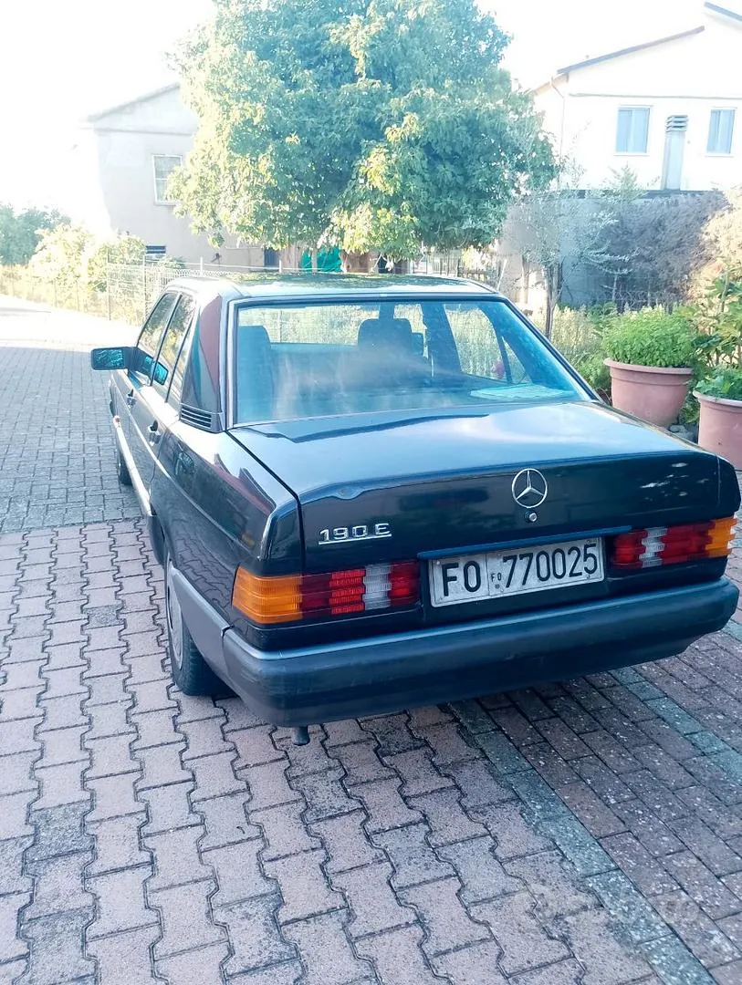Mercedes-Benz 190 1990 photo 3