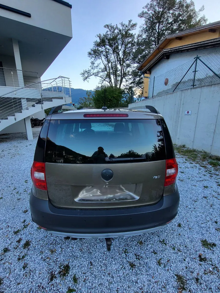 Skoda Yeti 2012 photo 2