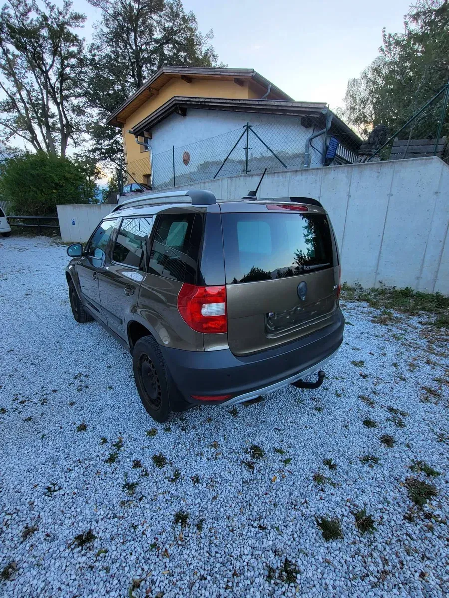 Skoda Yeti 2012 photo 3