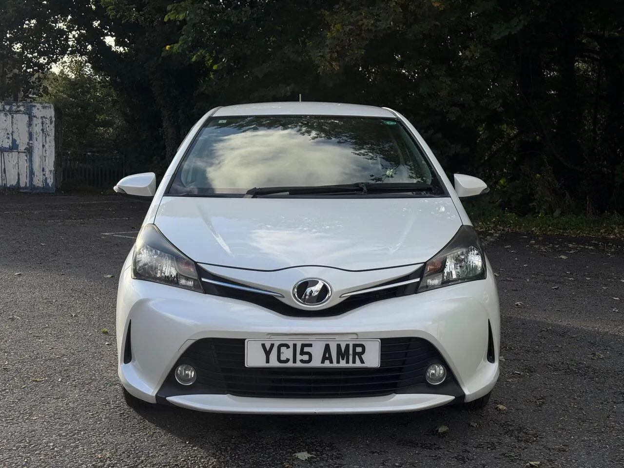 Toyota Yaris 2015 photo 2