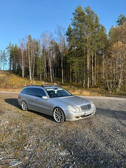 Mercedes-Benz E320