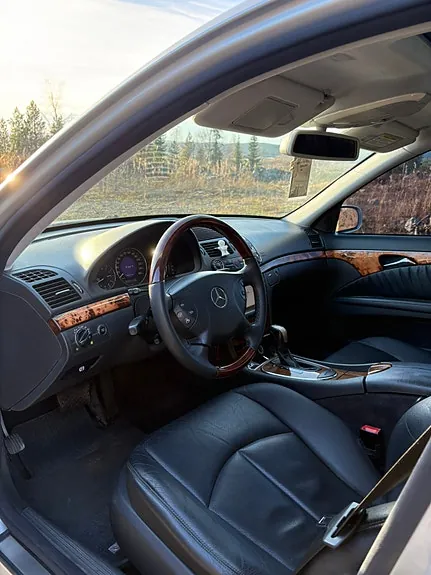 Mercedes-Benz E320 2004 photo 5