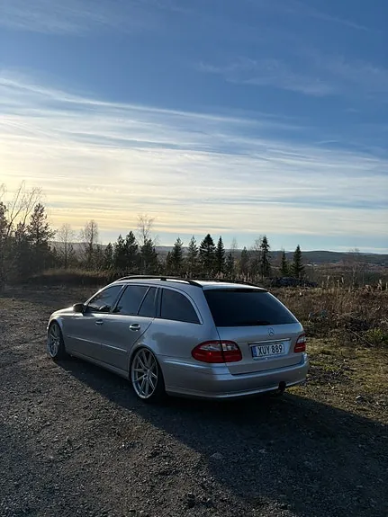 Mercedes-Benz E320 2004 photo 3