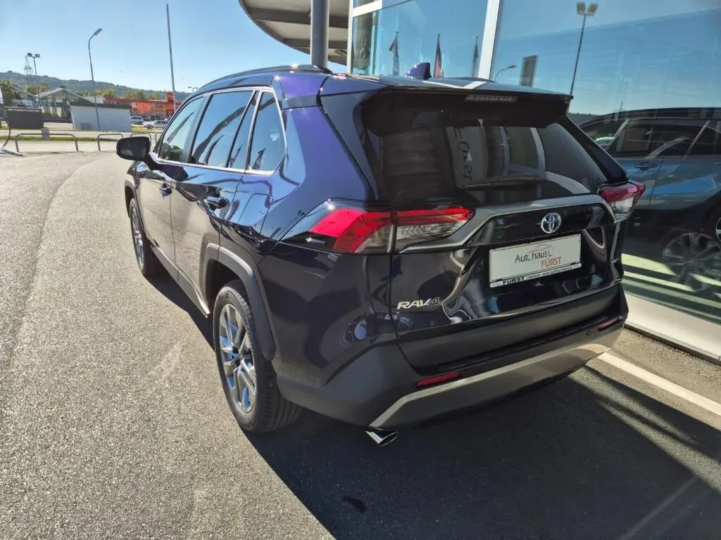 Toyota Rav4 2025 photo 3