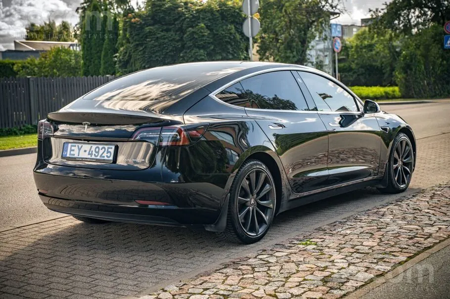 Tesla Model 3 2020 photo 4