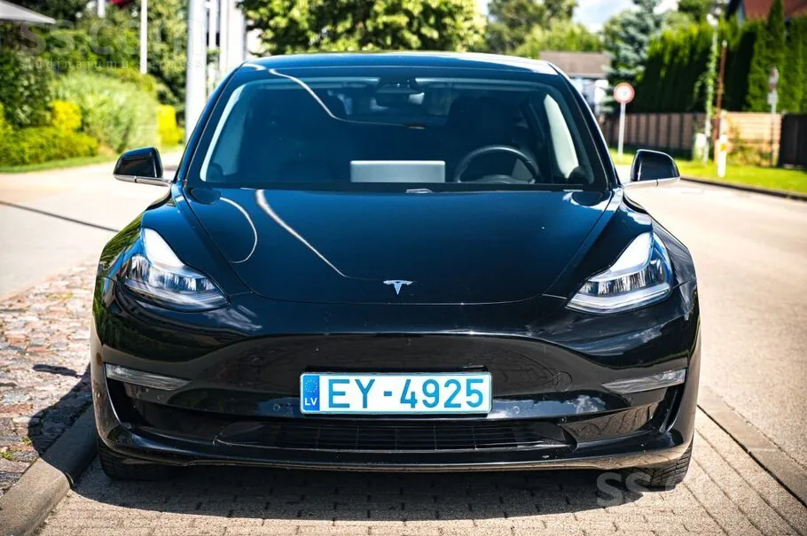Tesla Model 3 2020 photo 2