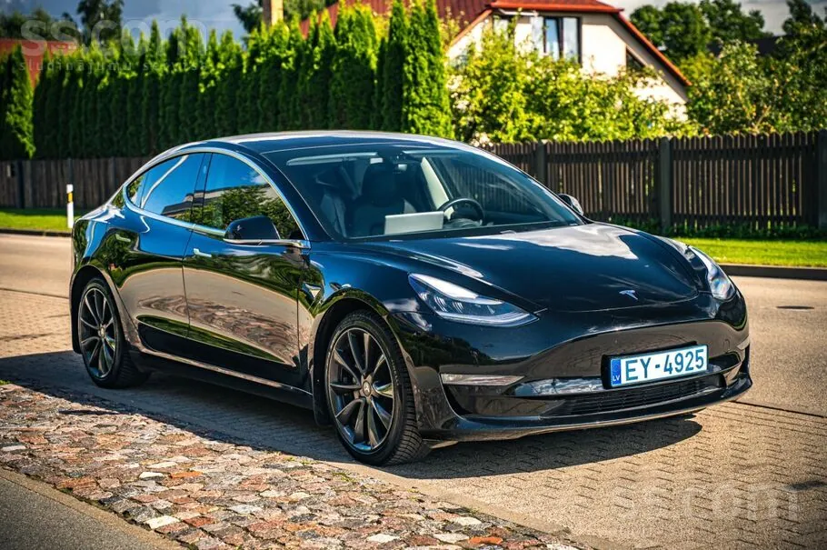 Tesla Model 3 2020 photo 3