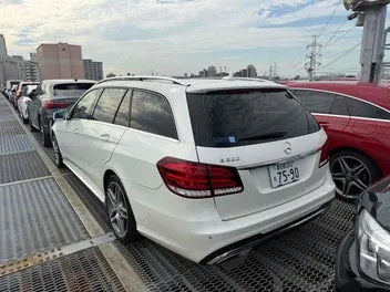 Mercedes-Benz E 300 2015 photo 3