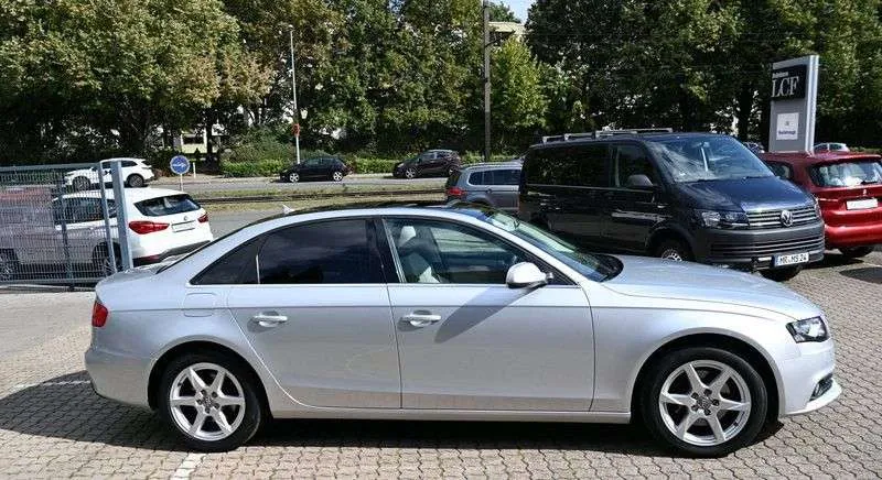 Audi A4 2009 photo 4