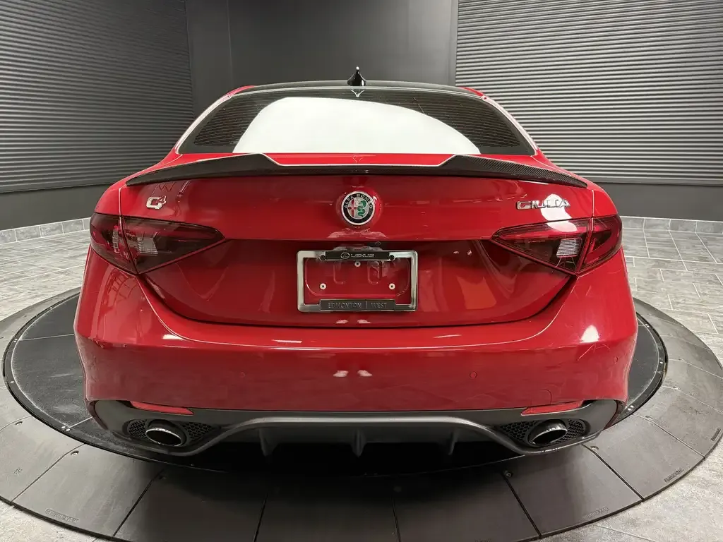 Alfa Romeo Giulia 2017 photo 4