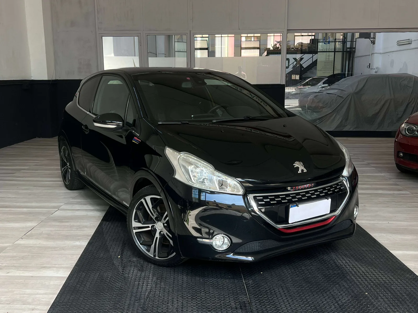 Peugeot 208 2013 photo 2