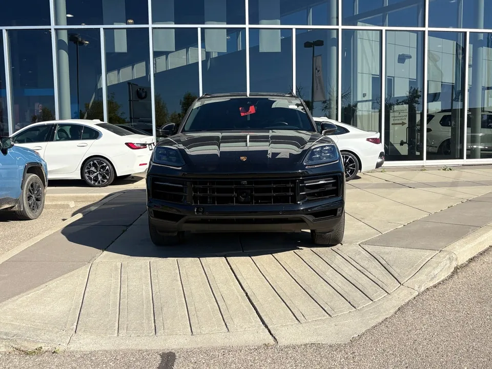 Porsche Cayenne 2024 photo 2