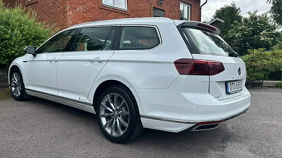 Volkswagen Passat 2020 photo 2