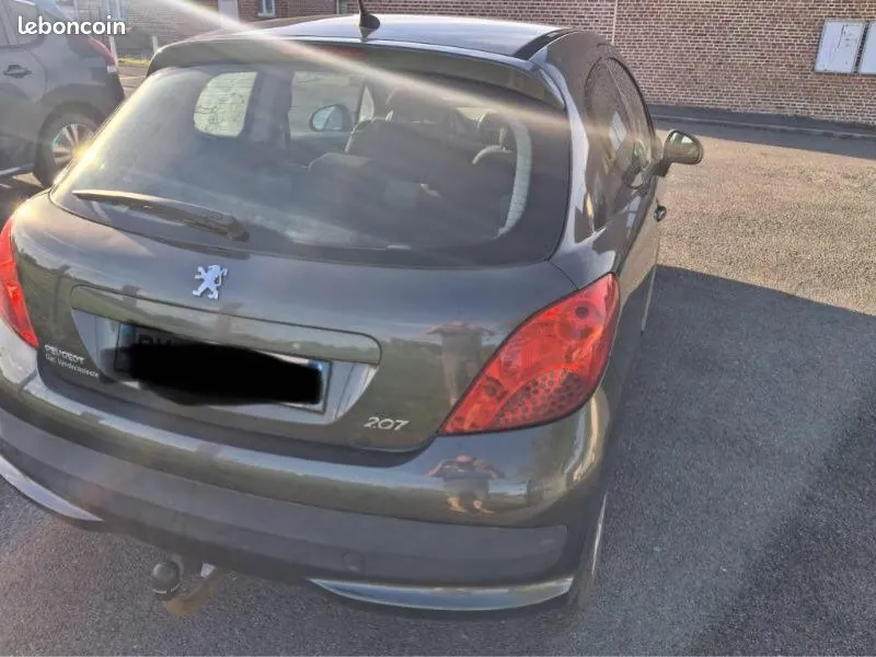 Peugeot 207 2008 photo 2
