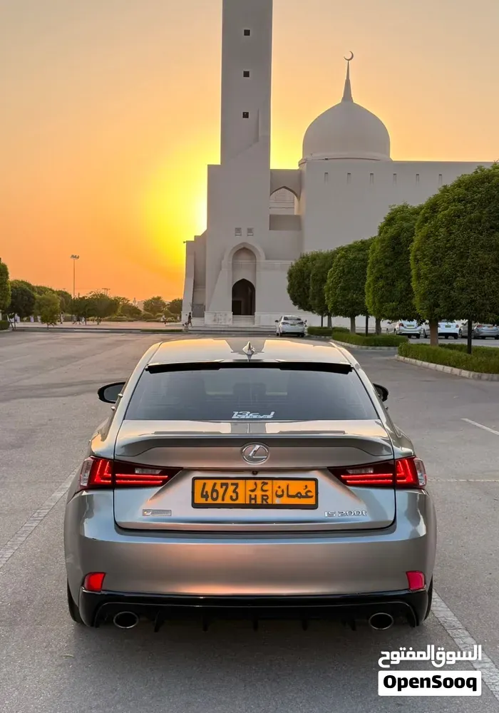 Lexus Is 2016 photo 2