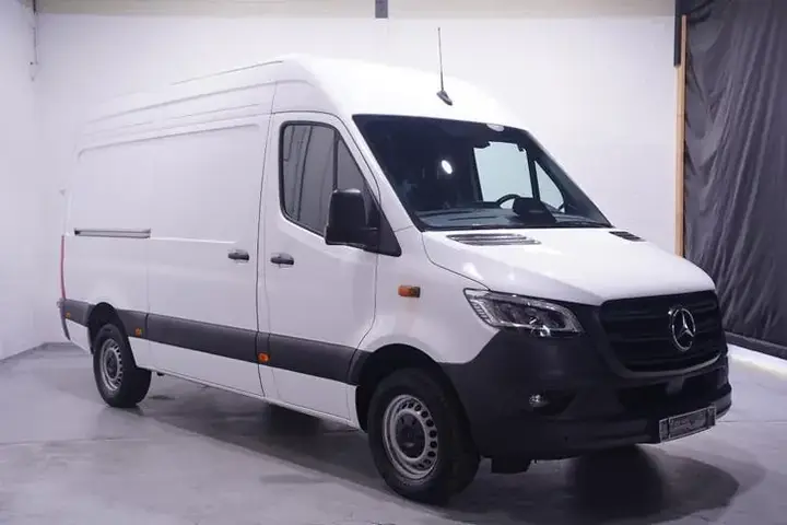 Mercedes-Benz Sprinter 2024 photo 2
