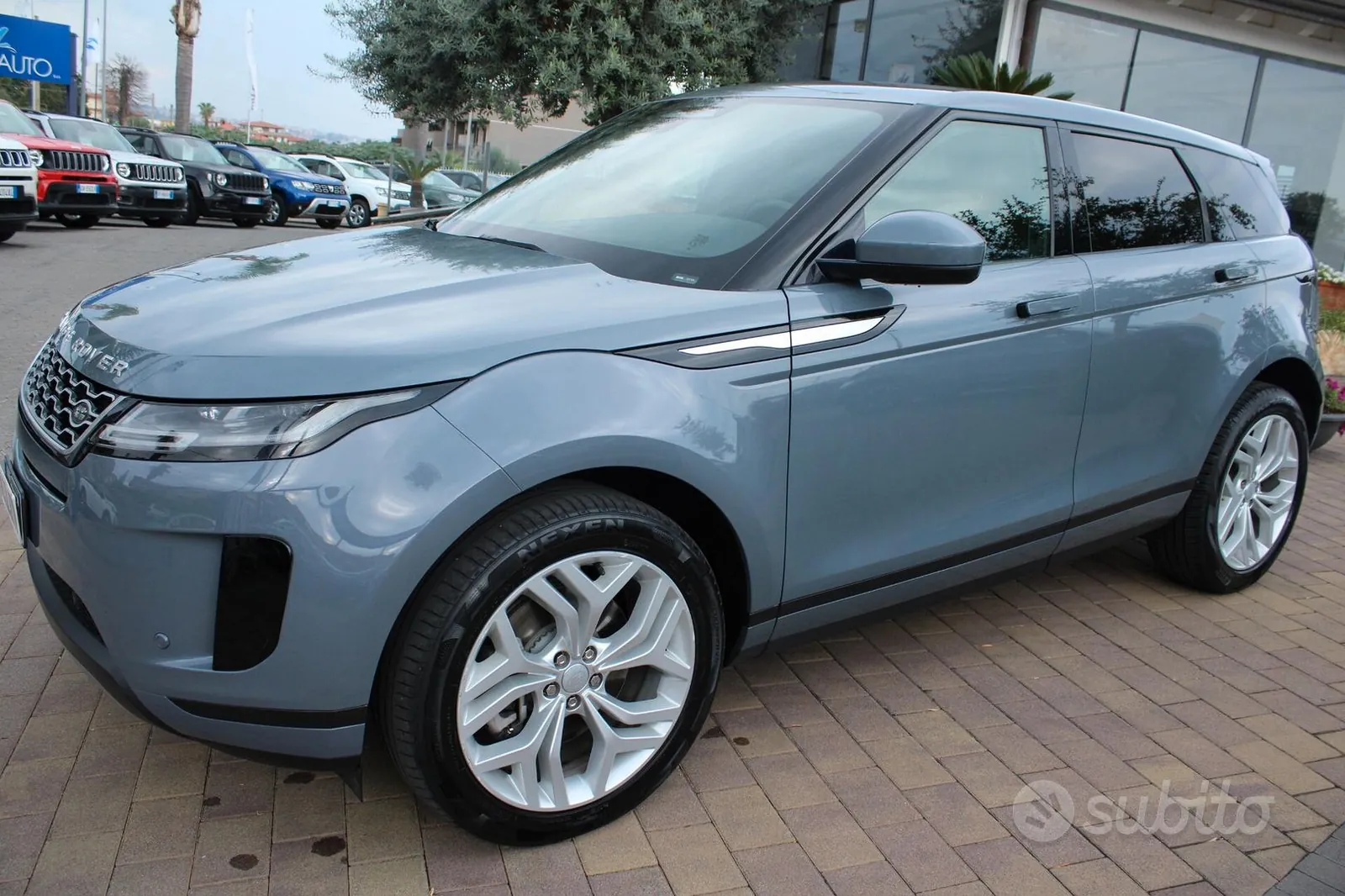 Land Rover Range Rover Evoque 2022 photo 4