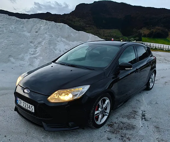 Ford Focus 2013 photo 2